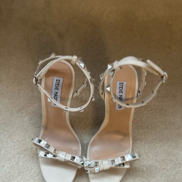 Nude Sandals - Picture 5 of 5